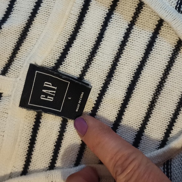 GAP sweater - Picture 3 of 3